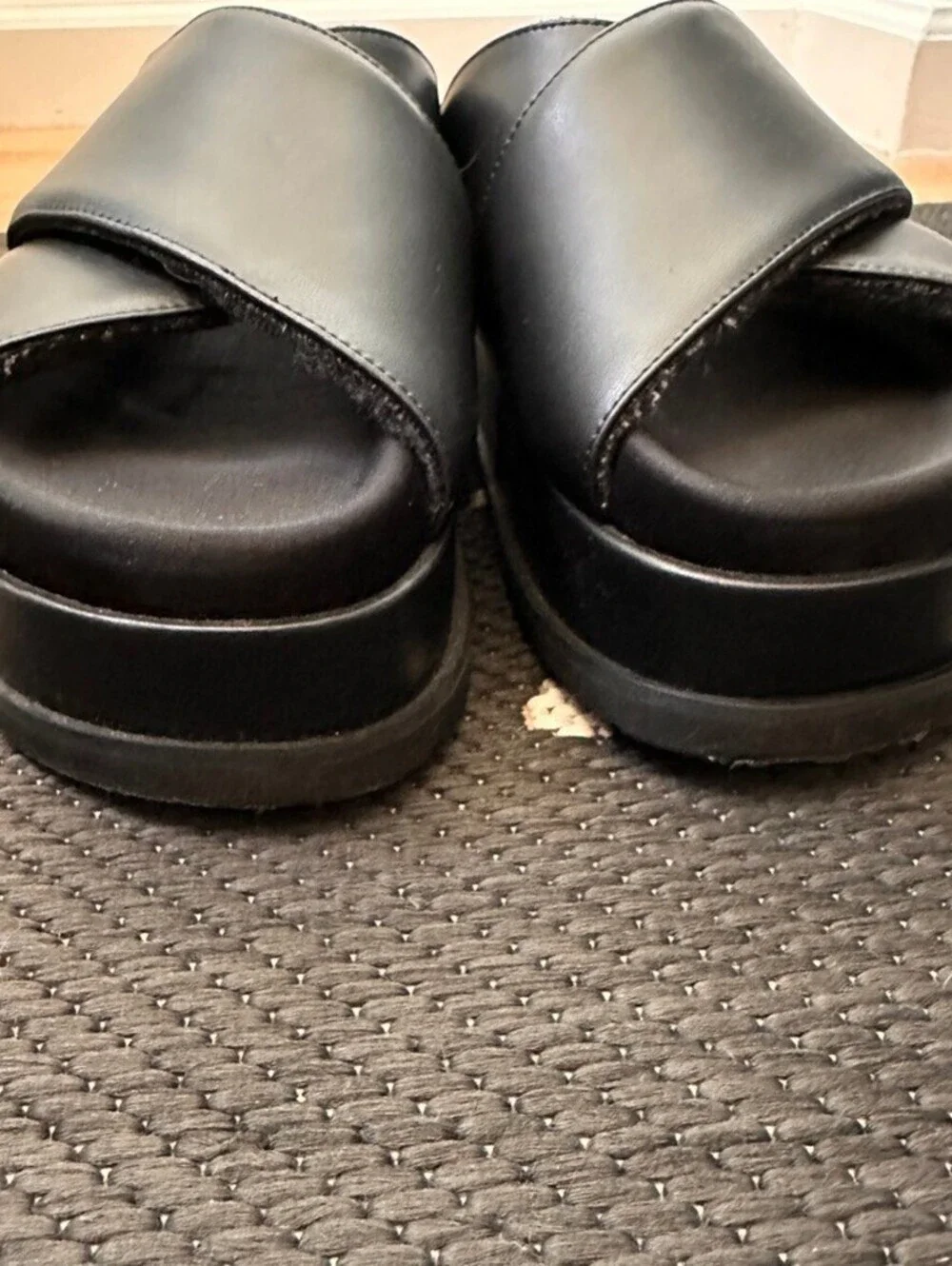 ROAM CROSS STACK PLATFORM SANDALS IN BLACK Size 6